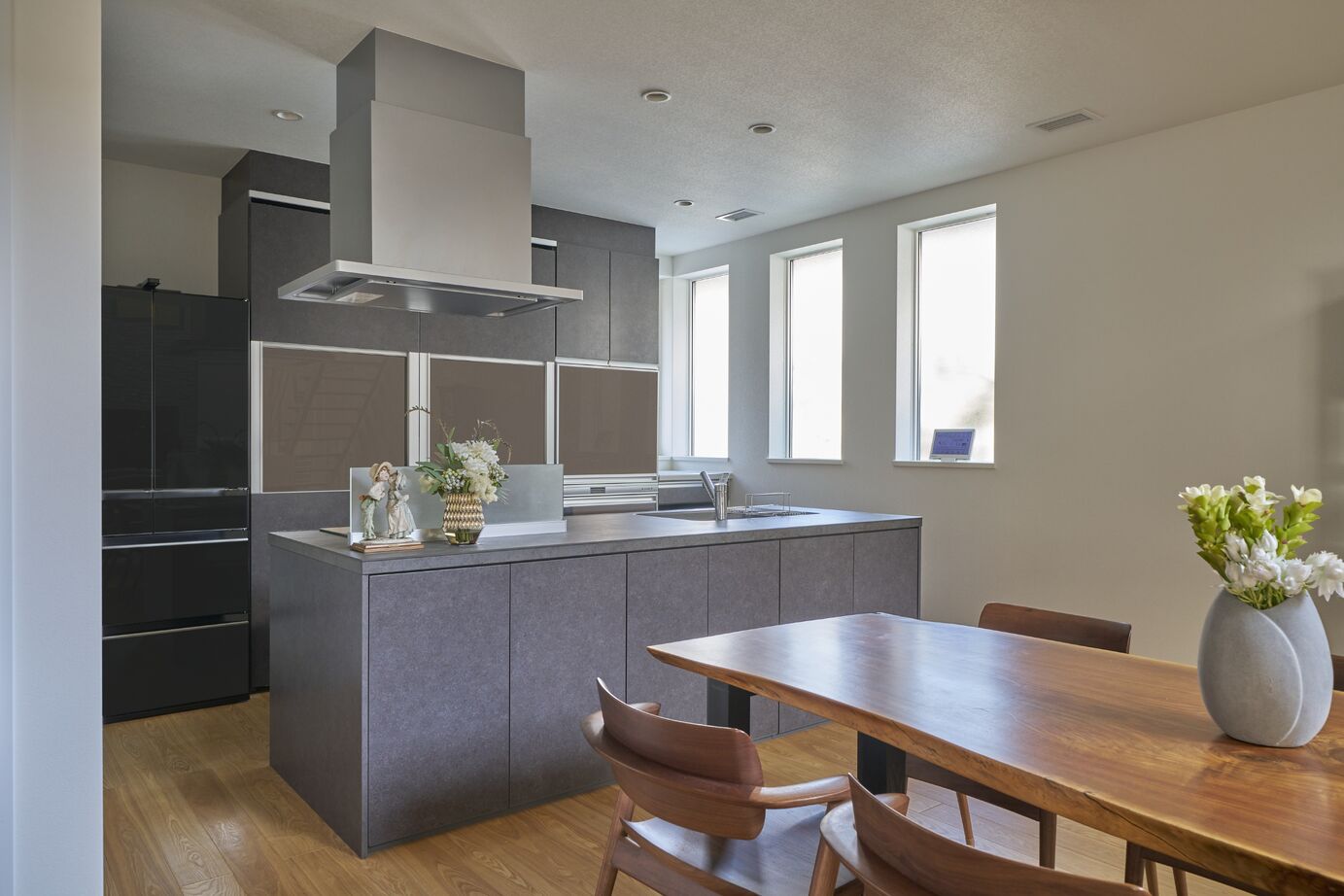 ダイワハウス 【84坪/夫婦＋親】木肌の温もりに包まれる邸宅　写真9点掲載の建築実例画像7