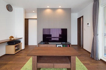 アルネットホーム 【間取り有】広い庭を囲むようにL字型に平屋をデザイン。ペットとの暮らしを楽しむ住まいの建築実例画像3