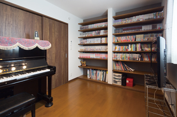 アルネットホーム 【間取り有】広い庭を囲むようにL字型に平屋をデザイン。ペットとの暮らしを楽しむ住まいの建築実例画像7