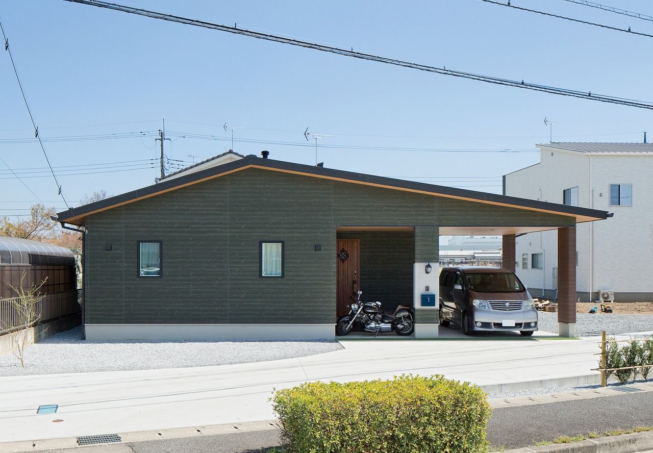 アルネットホーム 【間取図有】家で思い切りアウトドア気分を満喫！遊び心溢れる土間やテラスを楽しむ平屋の建築実例画像3