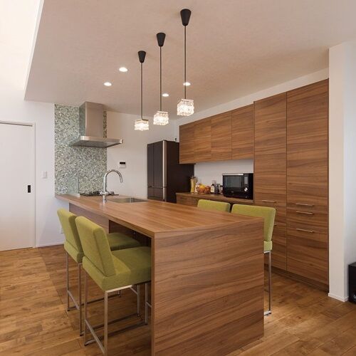 アルネットホーム 【間取り有】「無垢材の肌触りが気持ちいい！」光と風を楽しむ中庭のある平屋の建築実例画像3