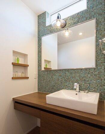 アルネットホーム 【間取り有】「無垢材の肌触りが気持ちいい！」光と風を楽しむ中庭のある平屋の建築実例画像4