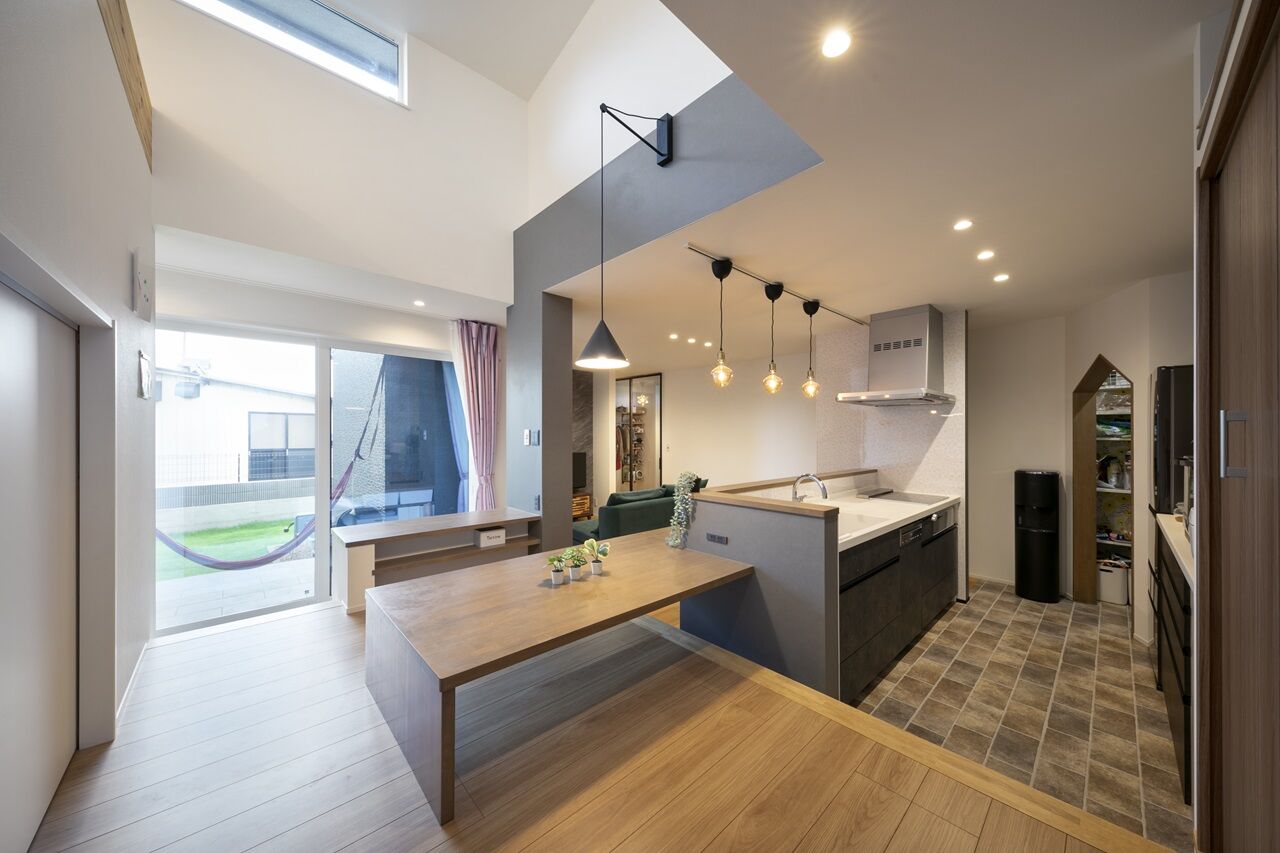 アルネットホーム 【間取り有】平屋＋スキップフロアの1.5階建ての家。子どもに目が届く安心立体空間の建築実例画像8