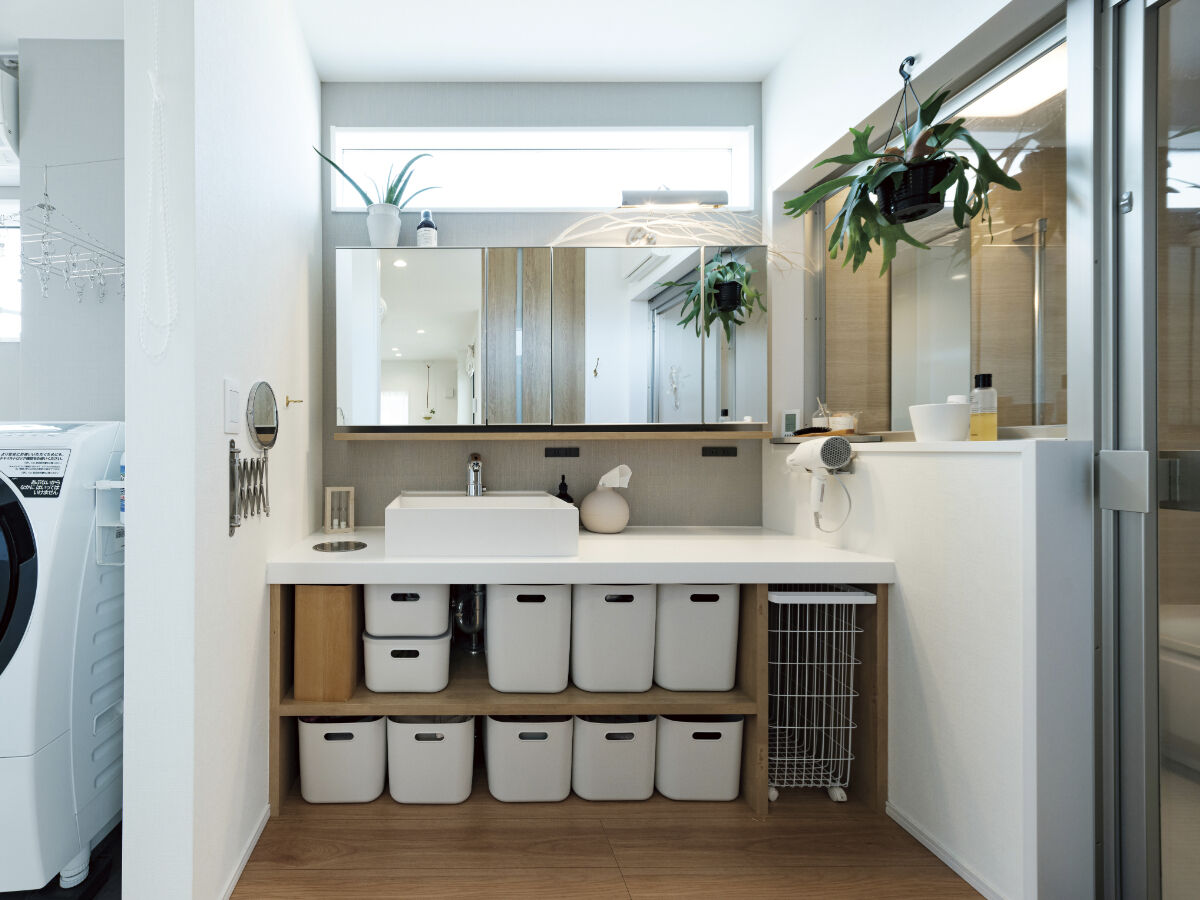 アルネットホーム 【間取り有】ウッドデッキで繋がるコの字型ホワイトハウスの建築実例画像6