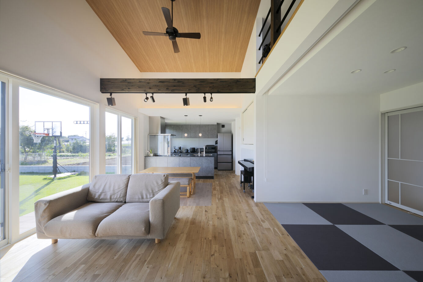 アルネットホーム 【間取り有】家族が自然とリビングに集まる平屋＋ロフトの家の建築実例画像2