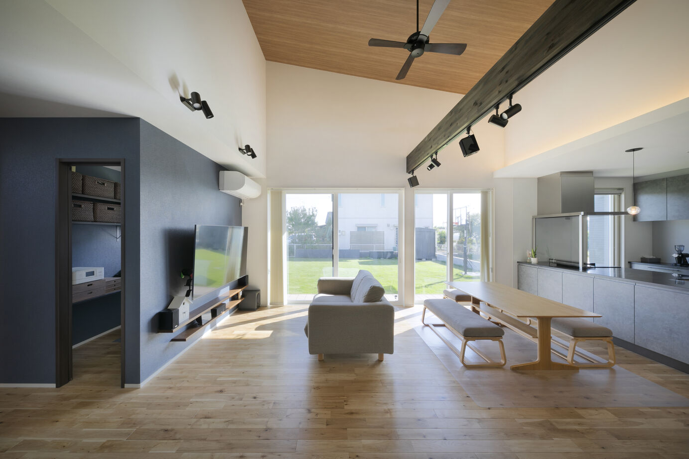 アルネットホーム 【間取り有】家族が自然とリビングに集まる平屋＋ロフトの家の建築実例画像4