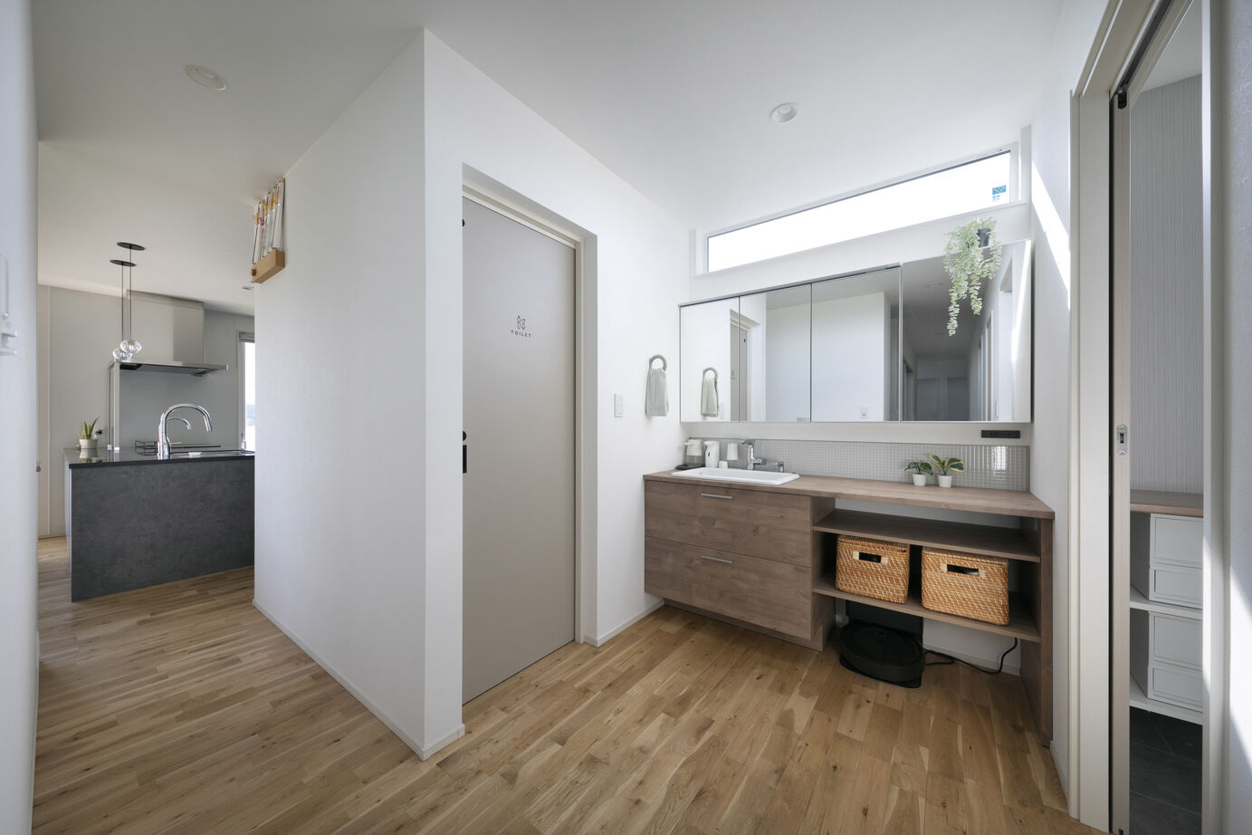 アルネットホーム 【間取り有】家族が自然とリビングに集まる平屋＋ロフトの家の建築実例画像8