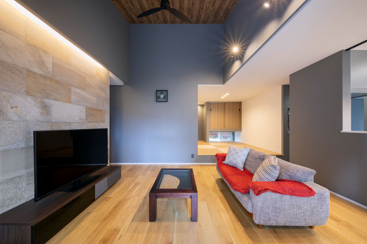 アルネットホーム 【間取り有】内外つながるプライベート中庭のモダン平屋の建築実例画像4