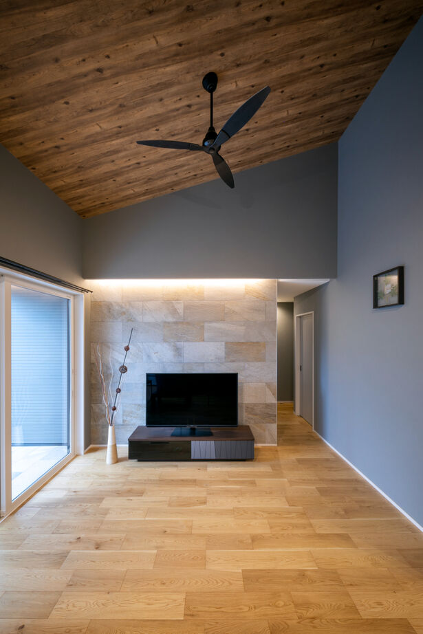 アルネットホーム 【間取り有】内外つながるプライベート中庭のモダン平屋の建築実例画像5