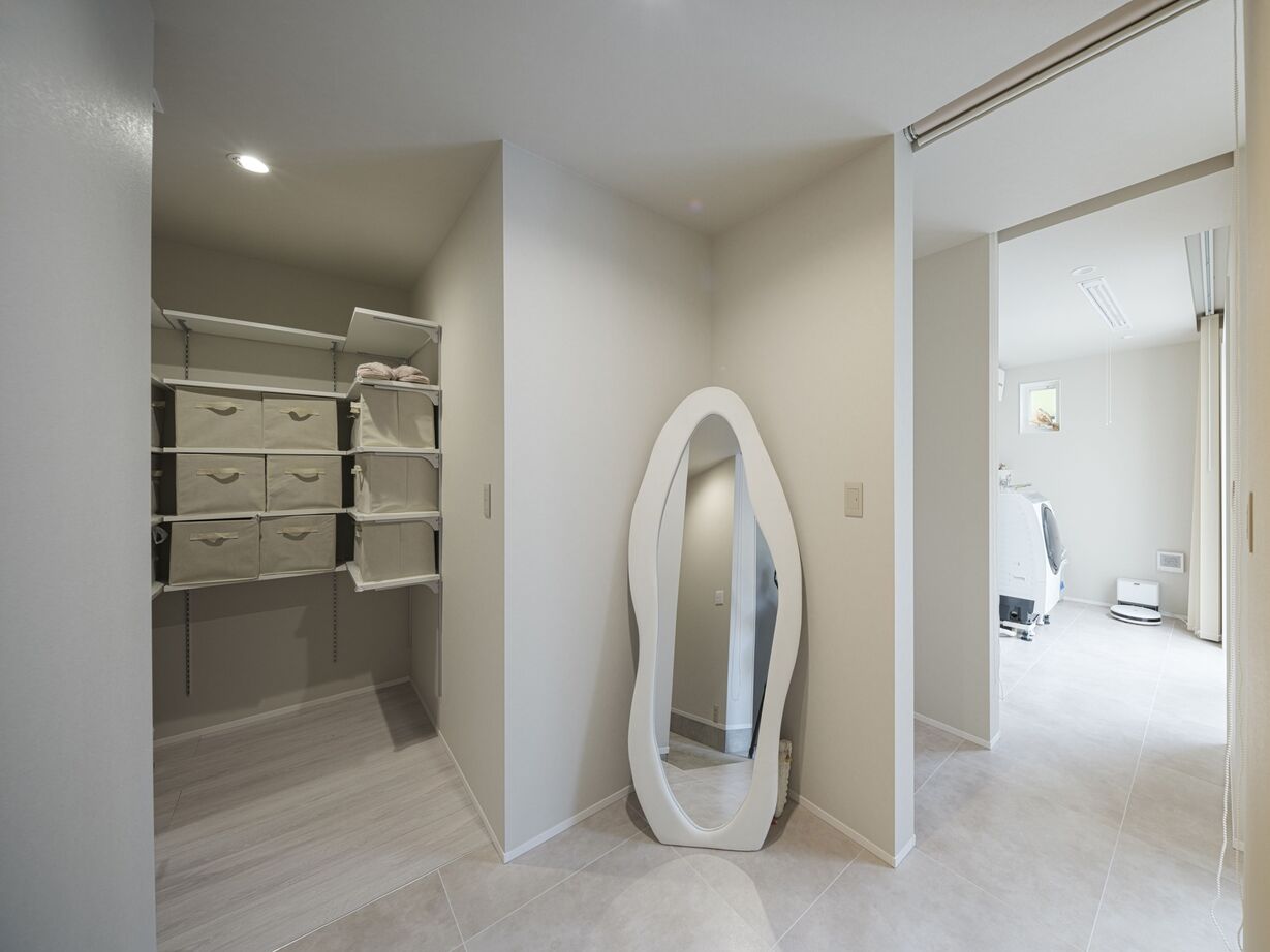 アルネットホーム 【間取り有】中庭の光で猫と日向ぼっこ　まるで美術館な白い邸宅の建築実例画像7