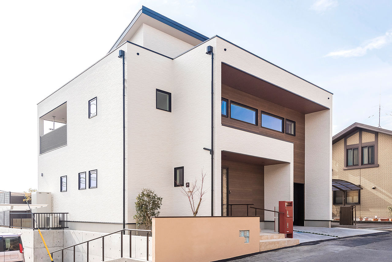 イデキョウホーム(富士市/富士宮市/沼津市) 【3000万円台/ガレージ/モダン/和室】全館空調×吹抜けで快適さと開放感を！愛車を眺めるビルトインガレージの建築実例画像2