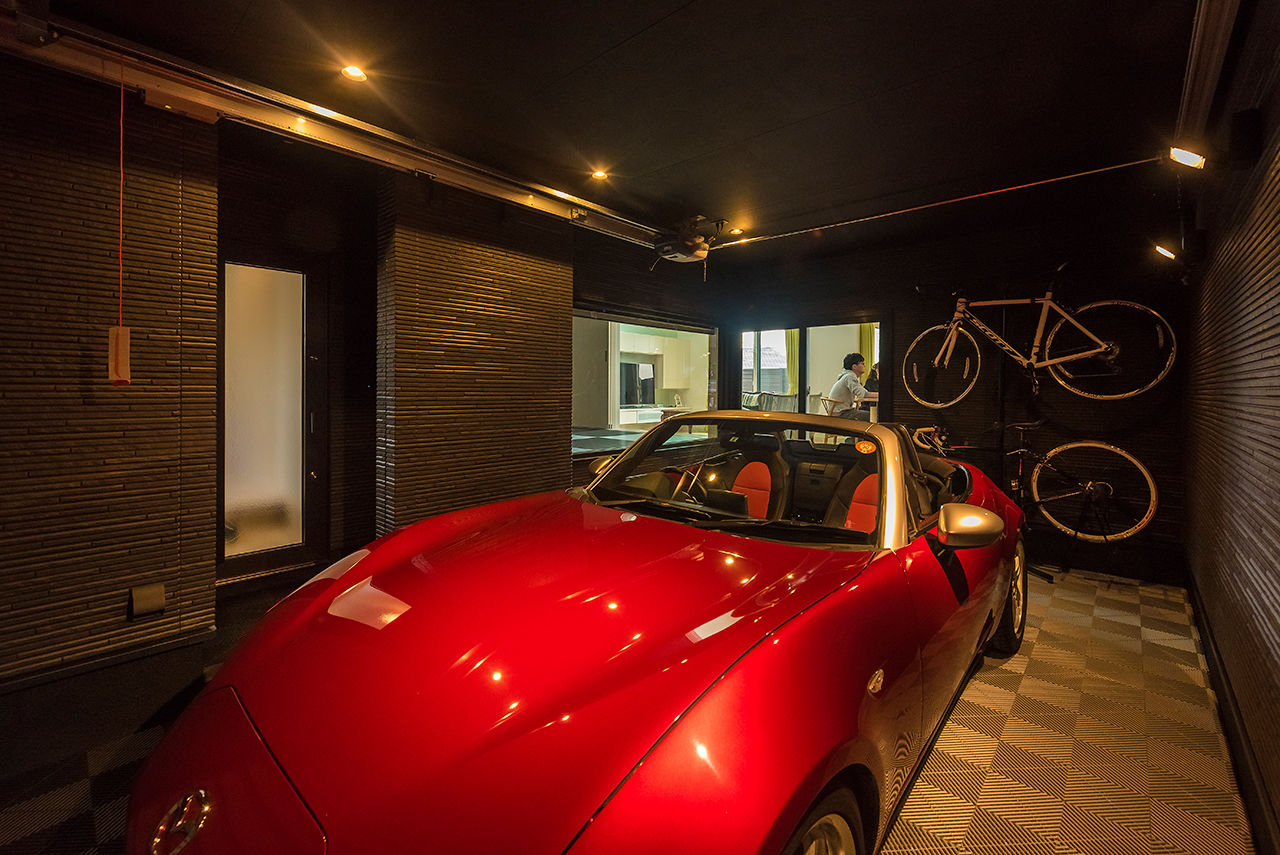 イデキョウホーム(富士市/富士宮市/沼津市) 【3000万円台/ガレージ/モダン/和室】全館空調×吹抜けで快適さと開放感を！愛車を眺めるビルトインガレージの建築実例画像3