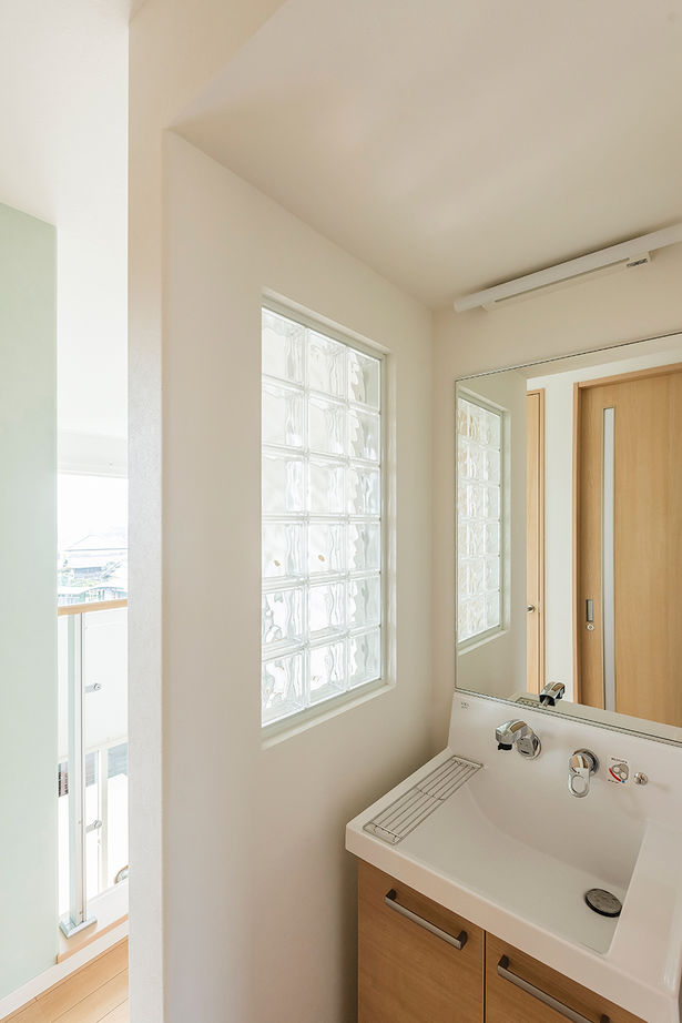 イデキョウホーム(富士市/富士宮市/沼津市) 【3000万円台/ガレージ/モダン/和室】全館空調×吹抜けで快適さと開放感を！愛車を眺めるビルトインガレージの建築実例画像9