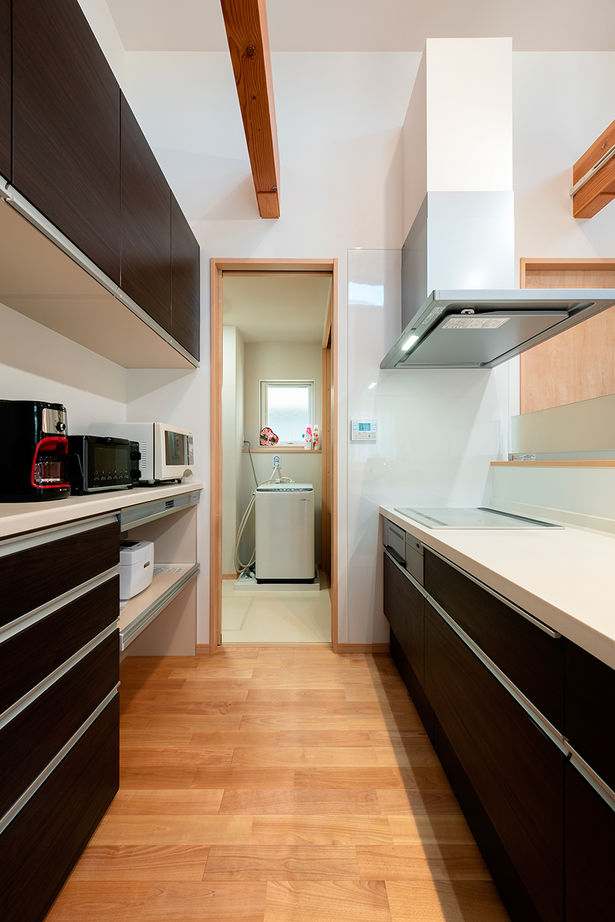 イデキョウホーム(富士市/富士宮市/沼津市) 【間取り有/2000万円台前半/平屋】LDKと水回りの回遊動線が便利！プライバシー確保されたパティオのある家の建築実例画像6