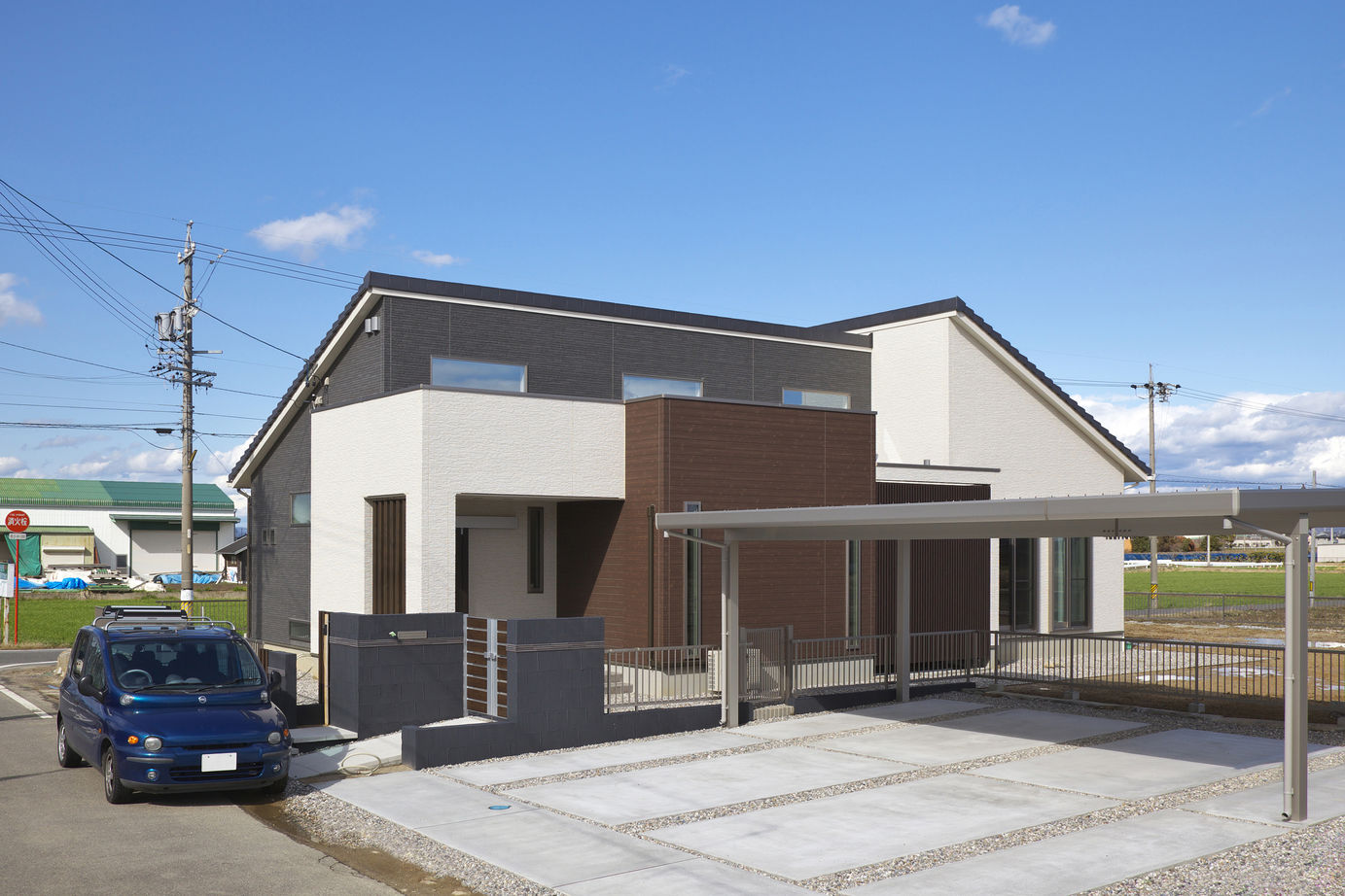 三昭堂 【愛知県/平屋/吹き抜け/ロフト】勾配天井で空間の広さを演出。将来にわたり住みやすい間取りに大満足の建築実例画像2