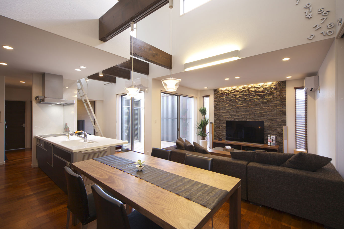 三昭堂 【愛知県/平屋/吹き抜け/ロフト】勾配天井で空間の広さを演出。将来にわたり住みやすい間取りに大満足の建築実例画像6