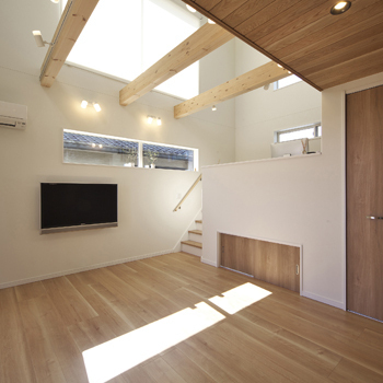 三昭堂 【ナチュラル×書斎】まるで森の中に佇むログハウスのような住まい。家族がつながる吹き抜け空間の建築実例画像6