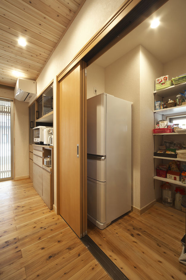 三昭堂 【岐阜県/自然素材】日本家屋を意識した和モダン住宅。木のぬくもりと開放感を愉しむ間取りの2階建て実例の建築実例画像6