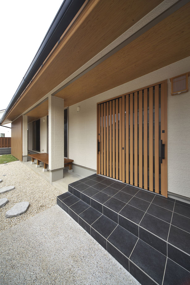 三昭堂 【岐阜県/自然素材】日本家屋を意識した和モダン住宅。木のぬくもりと開放感を愉しむ間取りの2階建て実例の建築実例画像10