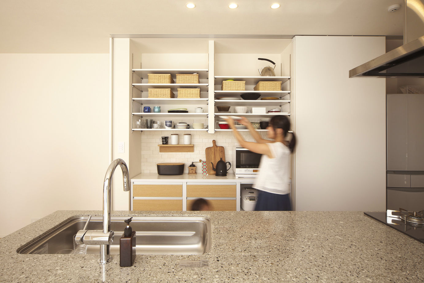 三昭堂 【春日井市/町屋風】舞台裏のような物が隠せる場所がいっぱい！収納充実で住みやすい間取り実例の建築実例画像6