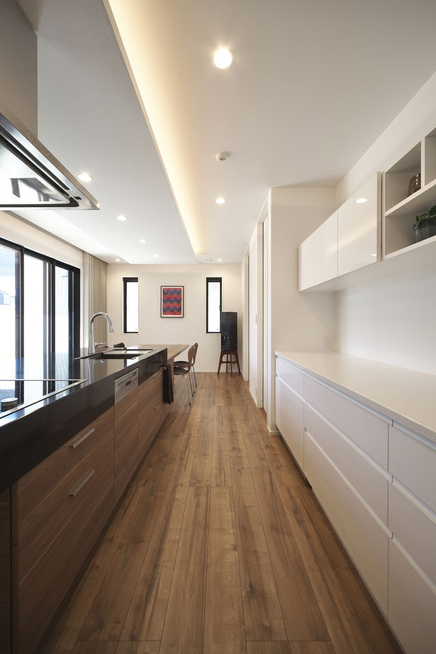 三昭堂 【ゴージャス×オーダーキッチン】設計士と練り上げた、高級リゾートを感じるオーダーキッチンの住まいの建築実例画像8