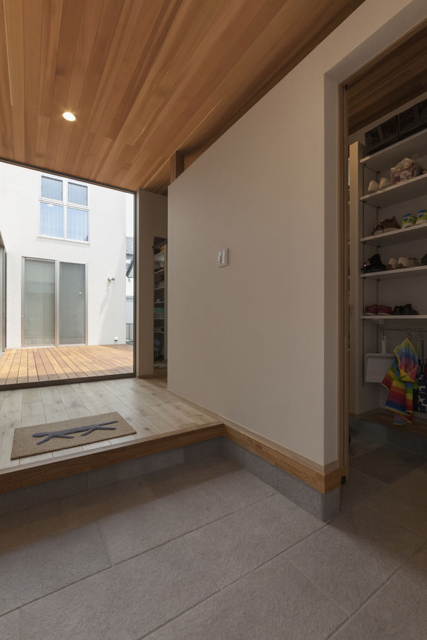 三昭堂 【一宮市/収納/回遊動線】アイデア満載の提案力で住みやすい間取りに。プライバシーを考慮したコの字型実例の建築実例画像3