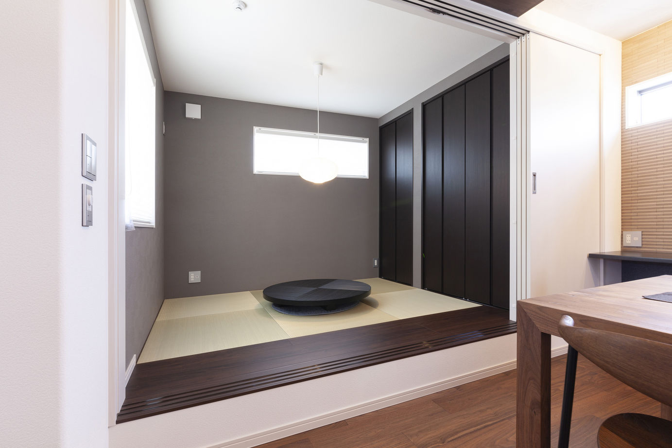 三昭堂 【名古屋市/３階建て】1階は両親が平屋感覚で過ごせる間取りに。二世帯住宅の工夫が満載の実例の建築実例画像8