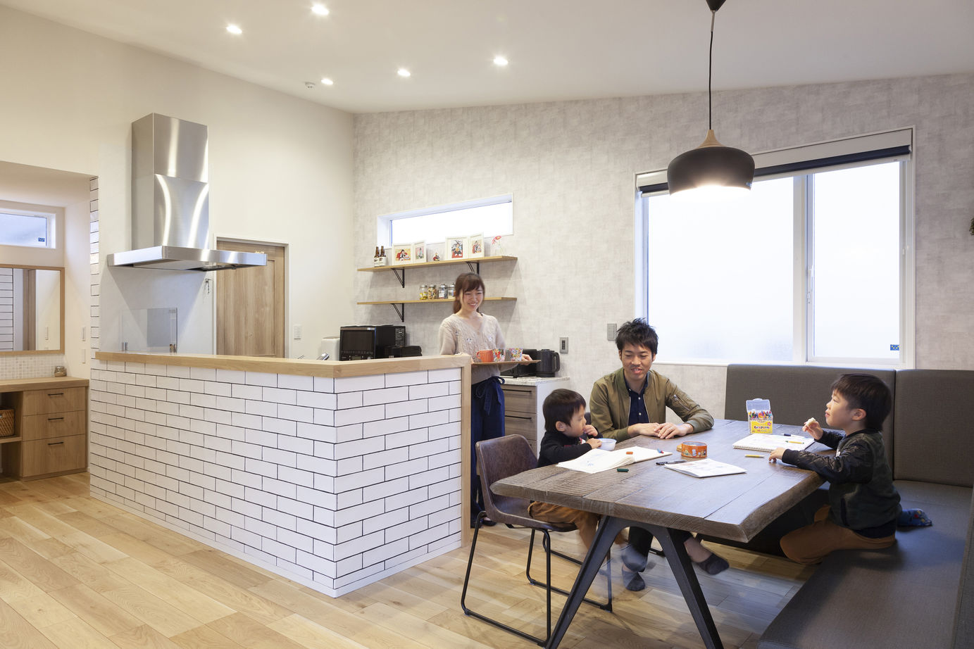 三昭堂 【一宮市/間取り図/ビルトインガレージ】モデルハウスを参考にデザイン！近隣環境の事も考えた工夫満載の家の建築実例画像4