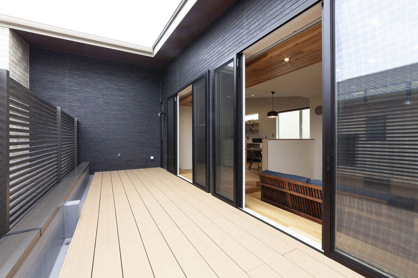 三昭堂 【一宮市/間取り図/ビルトインガレージ】モデルハウスを参考にデザイン！近隣環境の事も考えた工夫満載の家の建築実例画像7