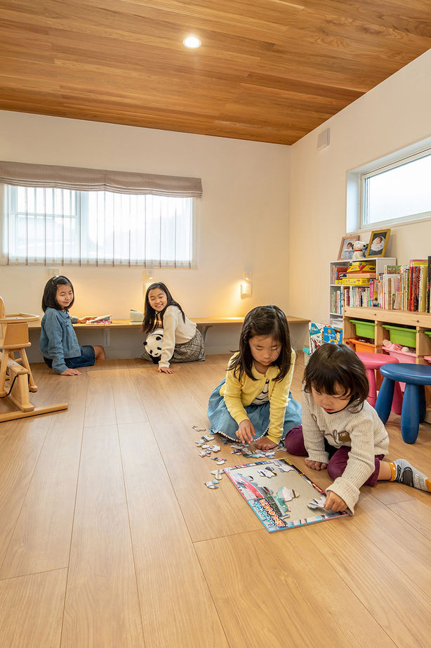 三昭堂 【愛知県/間取り図】LDKにスタディスペースを設けた、子ども4人の6人家族がお互いを感じるおしゃれな実例の建築実例画像6