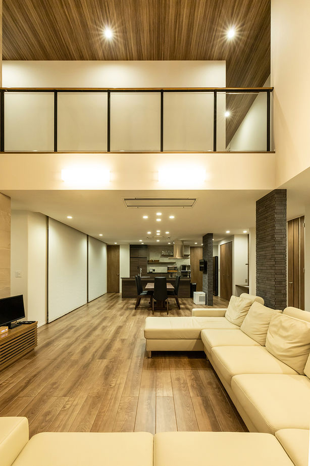 三昭堂 【愛知県/中庭/吹き抜け】建物に合わせ、ウォーターガーデンが飾る外構も任せられる確かな設計センスに感服の建築実例画像4