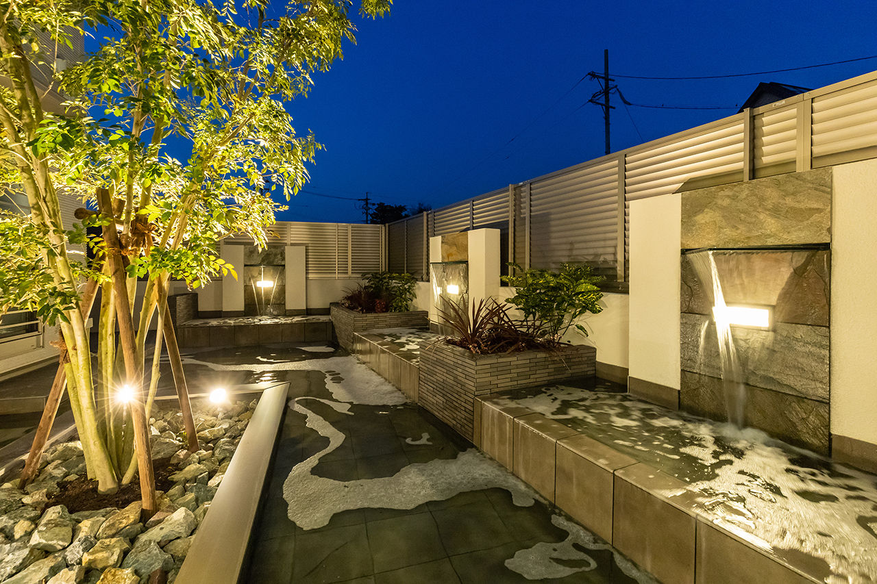 三昭堂 【愛知県/中庭/吹き抜け】建物に合わせ、ウォーターガーデンが飾る外構も任せられる確かな設計センスに感服の建築実例画像10