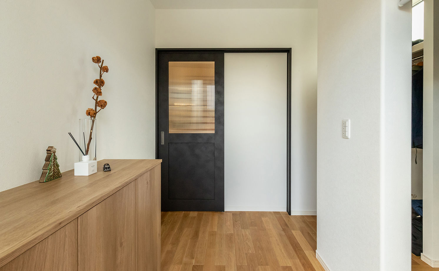 三昭堂 【一宮市/2000万円台/間取り図】薪ストーブで日常に安らぎを。本格キッチンで料理も捗るおしゃれな2階建ての建築実例画像4