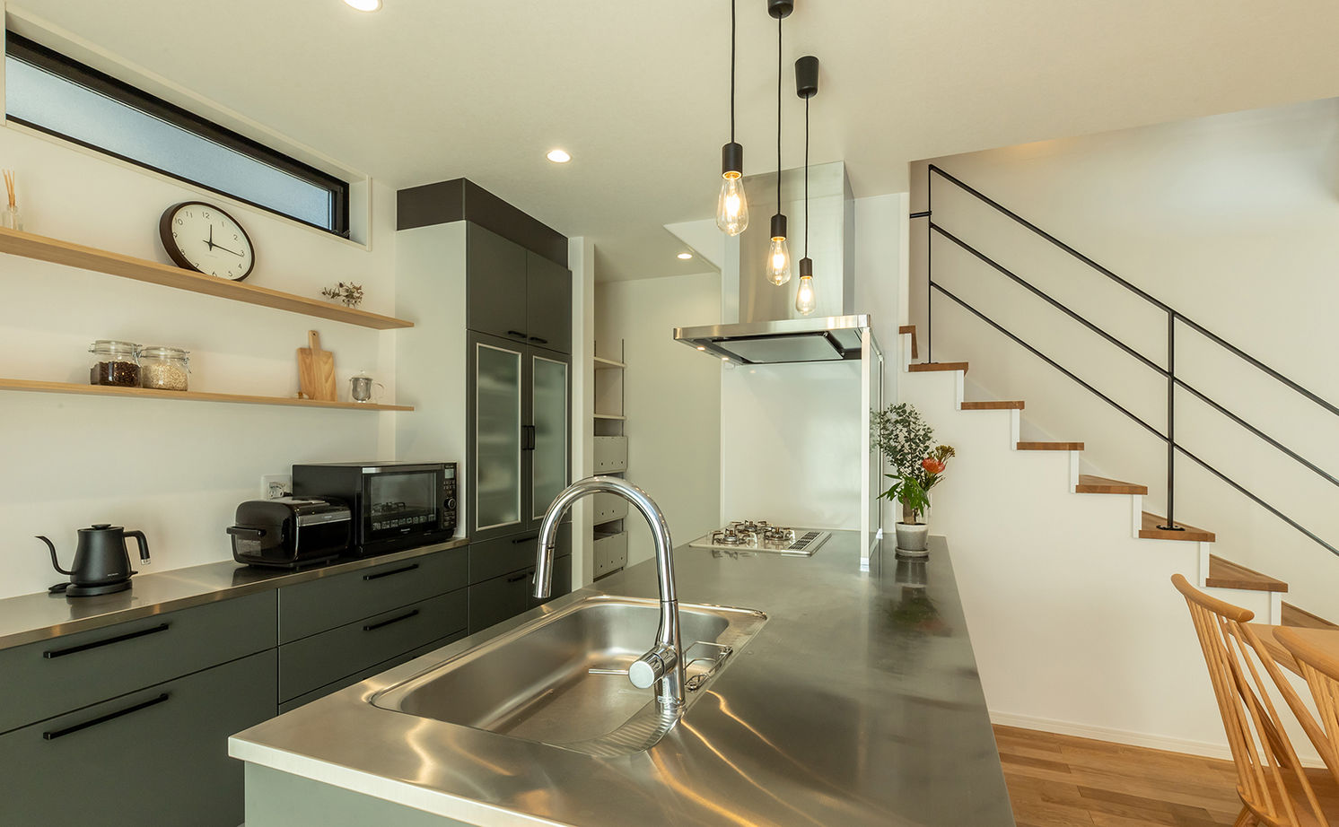 三昭堂 【一宮市/2000万円台/間取り図】薪ストーブで日常に安らぎを。本格キッチンで料理も捗るおしゃれな2階建ての建築実例画像9