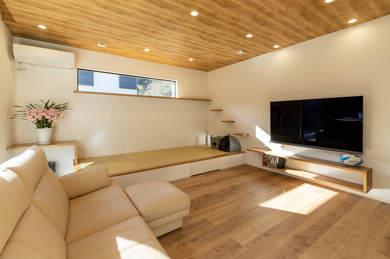 三昭堂 【愛知県知多郡/コの字型平屋/ペット】白い斜めの塗り壁がお洒落な、愛猫とも楽しく暮らす機能的な平屋の建築実例画像2