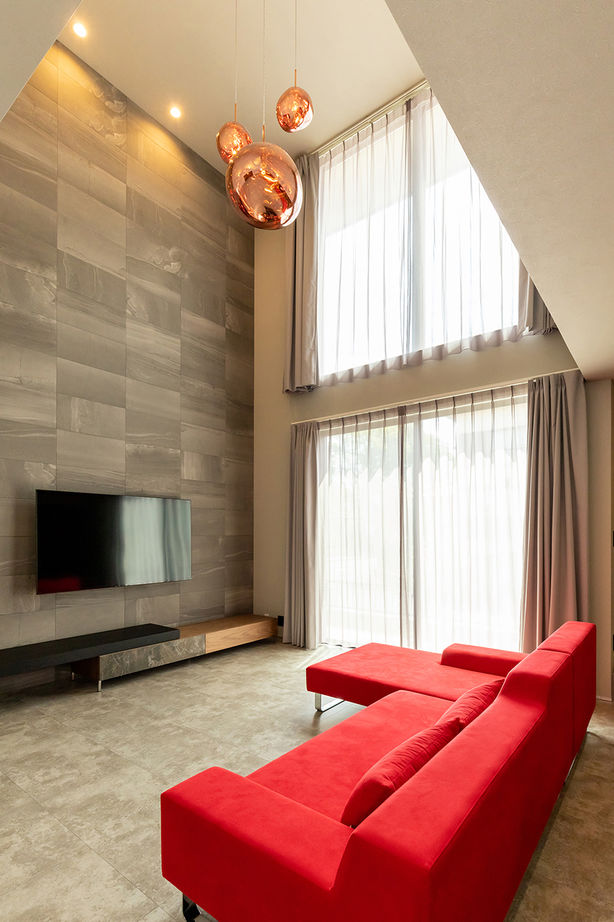 三昭堂 【愛知県/吹き抜け/ペット】キューブを組み合わせた造形美と吹き抜けを大窓が飾るホテルライクな住まいの建築実例画像6