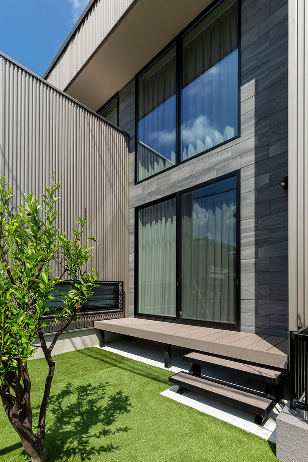 三昭堂 【愛知県/吹き抜け/ペット】キューブを組み合わせた造形美と吹き抜けを大窓が飾るホテルライクな住まいの建築実例画像7