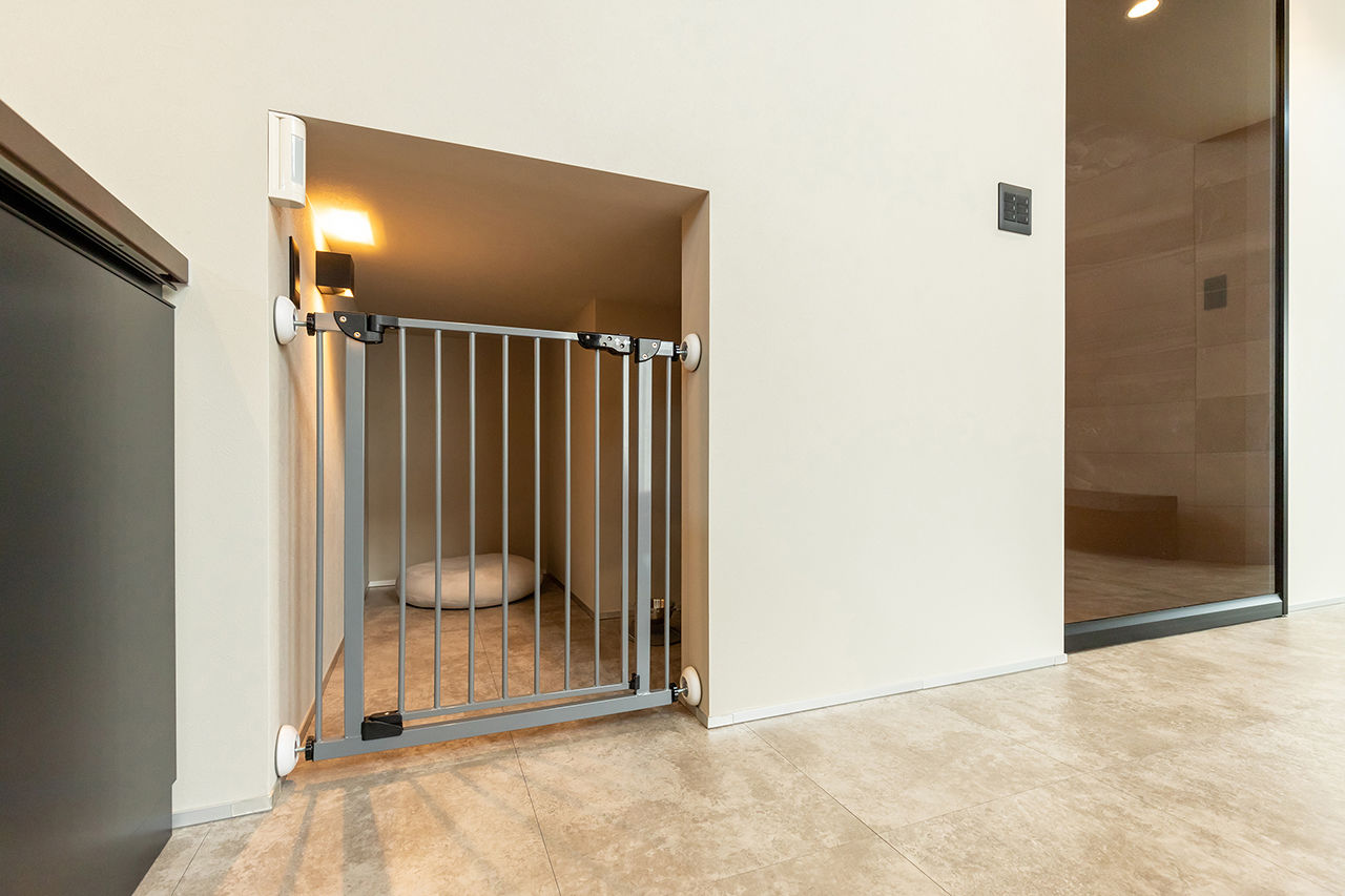 三昭堂 【愛知県/吹き抜け/ペット】キューブを組み合わせた造形美と吹き抜けを大窓が飾るホテルライクな住まいの建築実例画像10