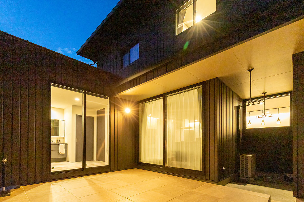 三昭堂 【稲沢市/20代/コの字型/ペット】感性に働きかける展示場を参考に、20代で建てたCool Designの半平屋の建築実例画像6