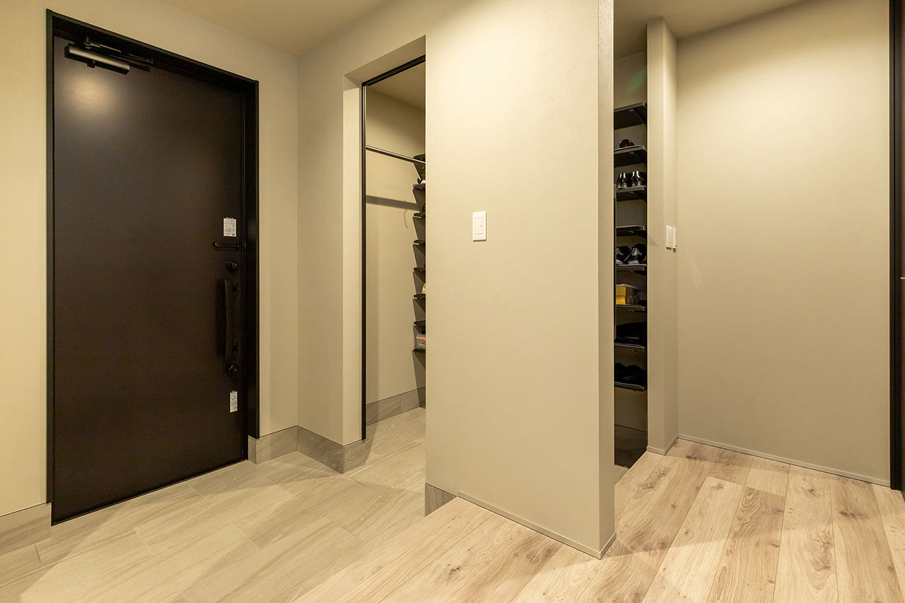 三昭堂 【稲沢市/20代/コの字型/ペット】感性に働きかける展示場を参考に、20代で建てたCool Designの半平屋の建築実例画像9