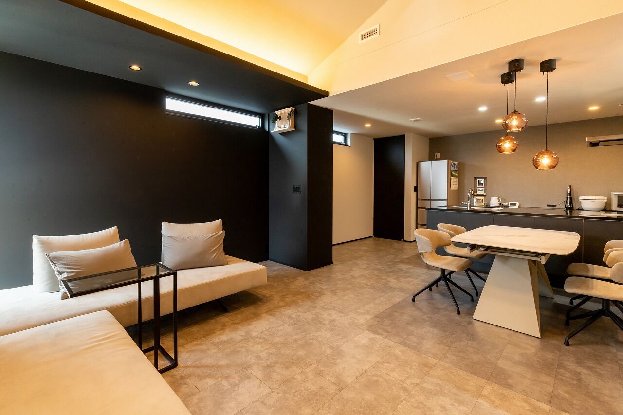 三昭堂 【名古屋市/2階LDK/店舗併用】片流れ屋根と縦ラインのガルバが印象的な接骨院併用住宅の建築実例画像5