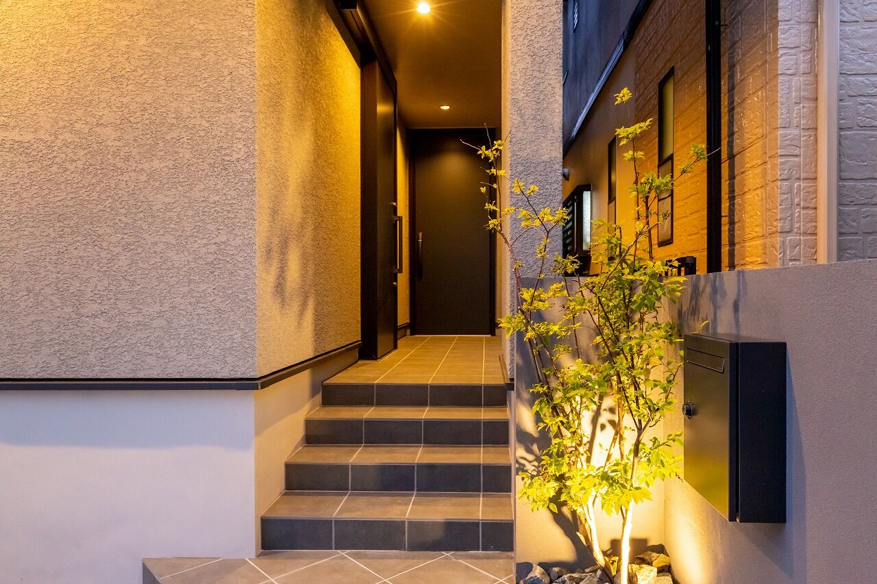 三昭堂 【名古屋市/2階LDK/店舗併用】片流れ屋根と縦ラインのガルバが印象的な接骨院併用住宅の建築実例画像10