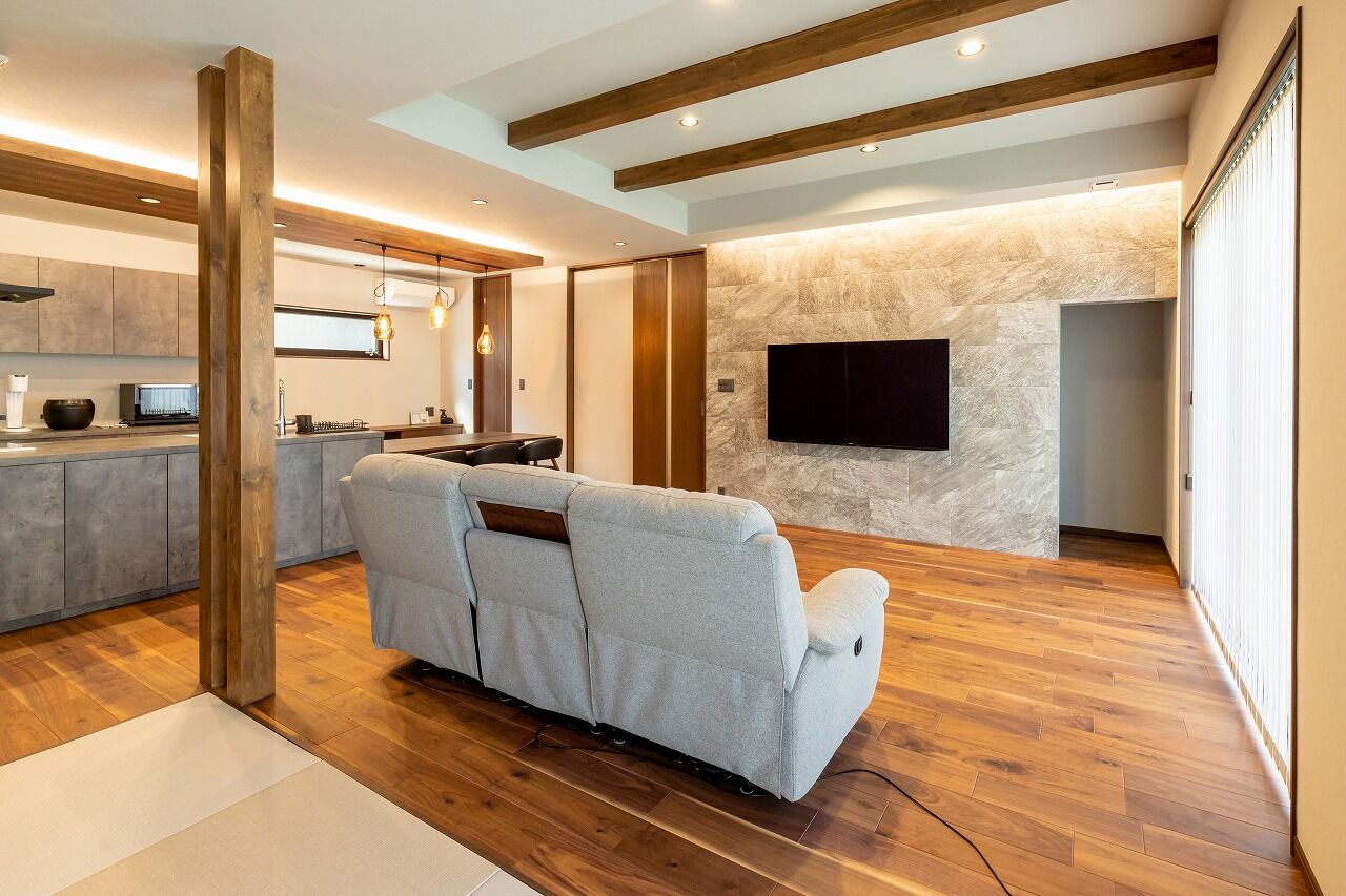 三昭堂 【一宮市/回遊動線/ランドリースペース】外壁タイルが目を惹くナチュラルで心地よい寄棟屋根の家の建築実例画像4