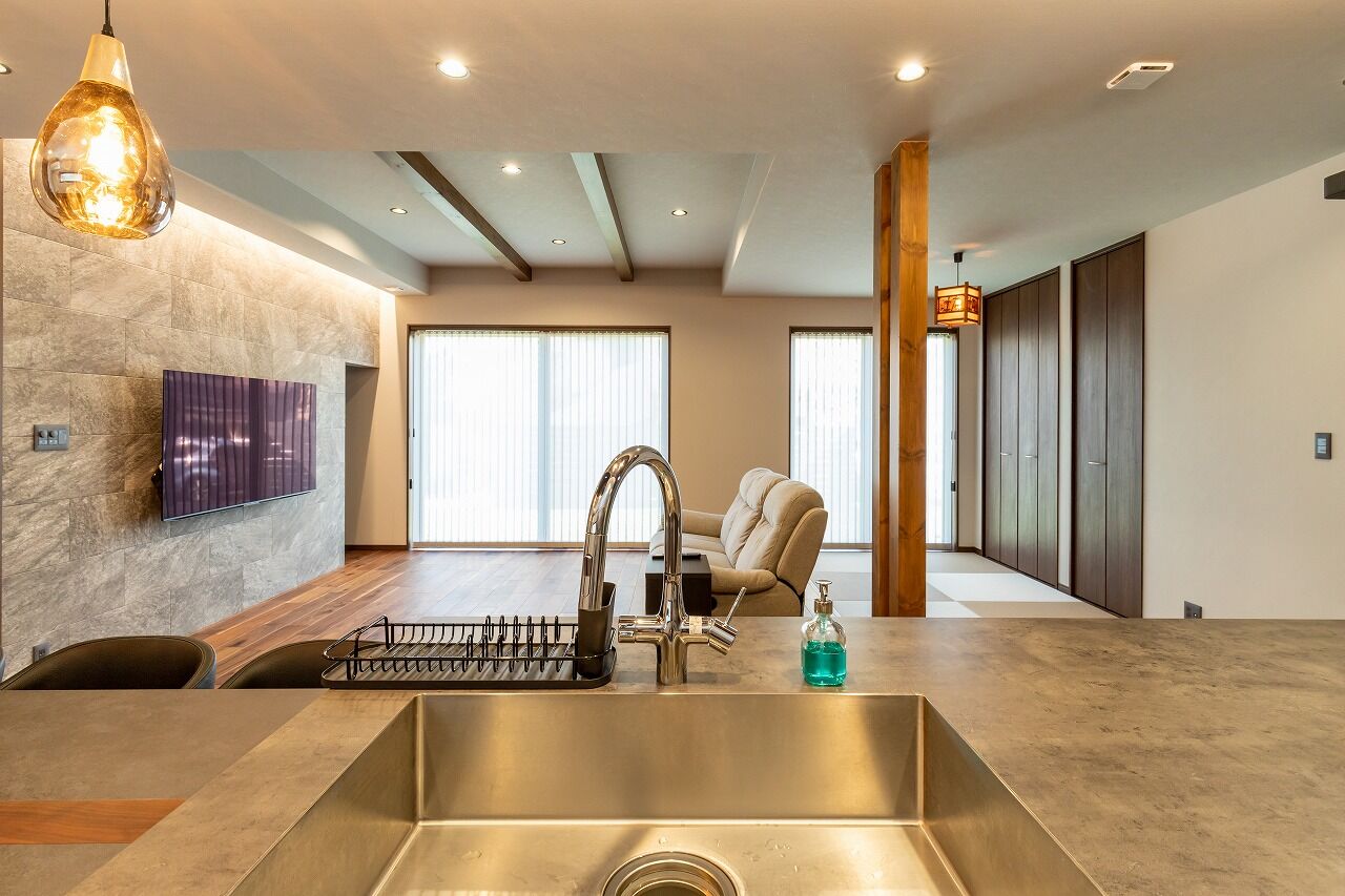 三昭堂 【一宮市/回遊動線/ランドリースペース】外壁タイルが目を惹くナチュラルで心地よい寄棟屋根の家の建築実例画像6