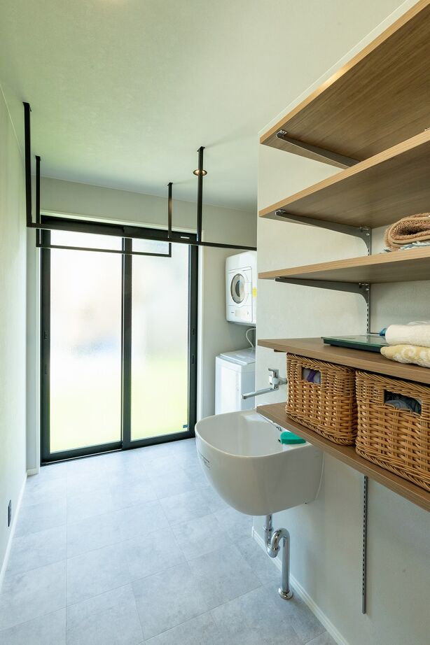 三昭堂 【一宮市/回遊動線/ランドリースペース】外壁タイルが目を惹くナチュラルで心地よい寄棟屋根の家の建築実例画像9