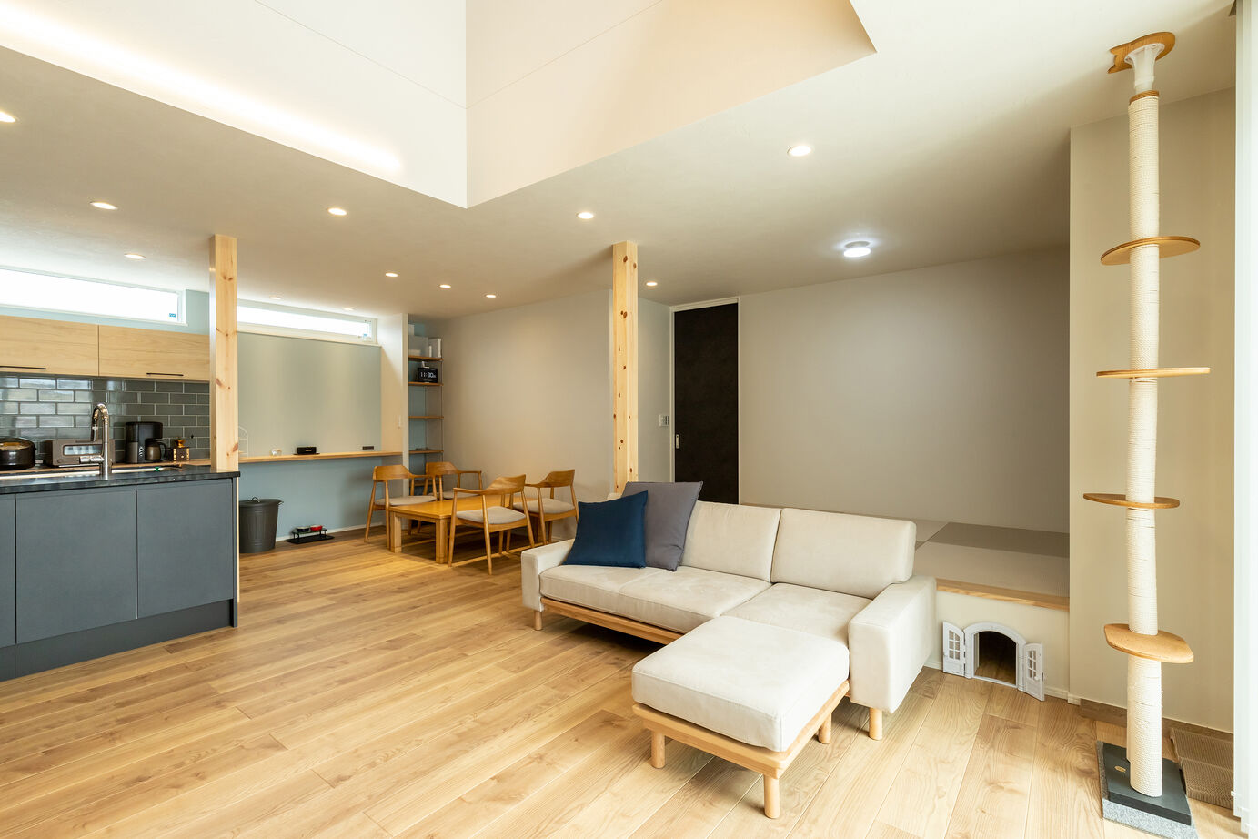 三昭堂 【春日井市/吹き抜け/ペット】プライベートバルコニーを愉しむ家の建築実例画像4