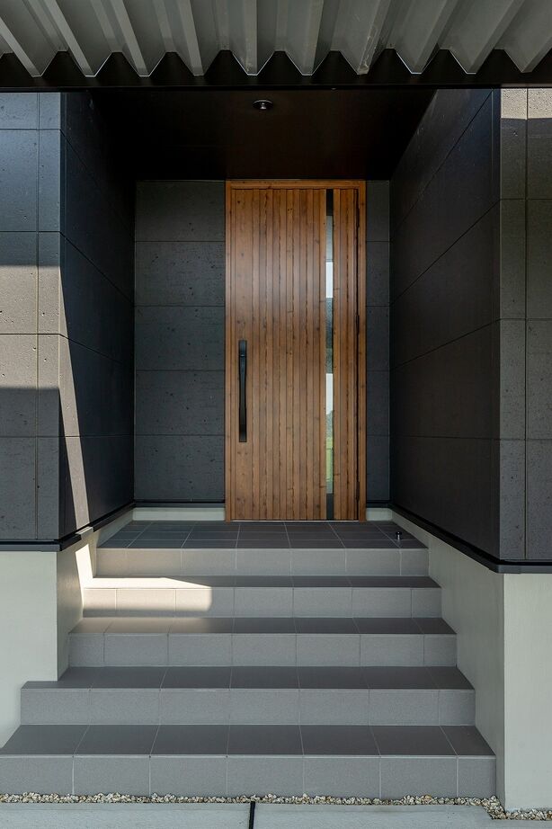 三昭堂 【稲沢市/快適動線/タタミコーナー】四角が重なるモダンな住まいの建築実例画像2