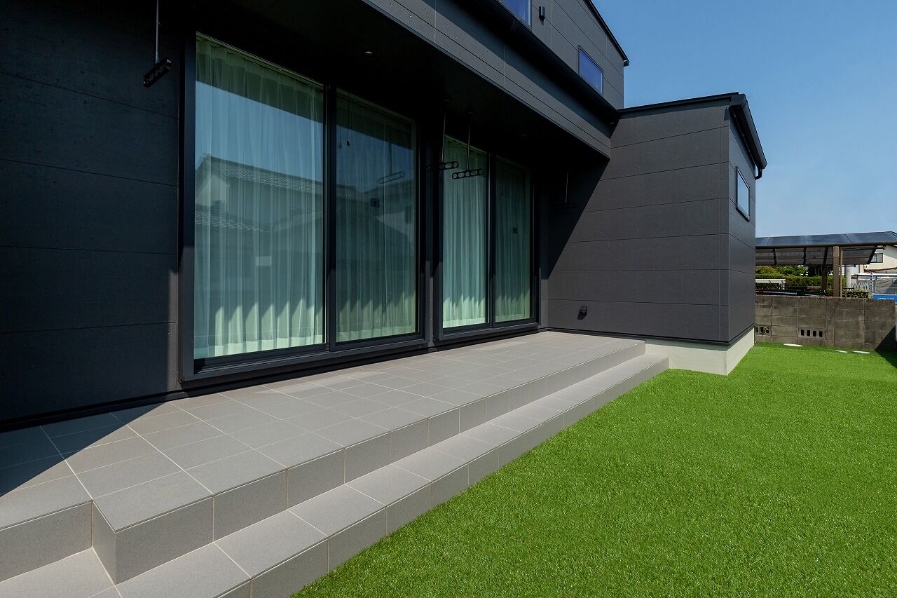 三昭堂 【稲沢市/快適動線/タタミコーナー】四角が重なるモダンな住まいの建築実例画像3