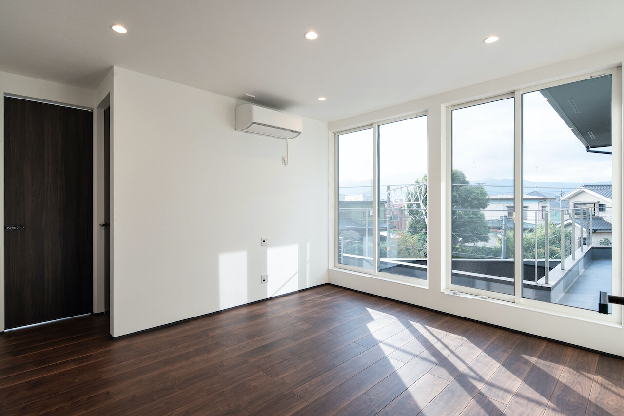 ビクトリーホーム 【3579万円/変形地/中庭/バルコニー/二世帯住宅】三角形の土地を活かす、おしゃれでプライベートな注文住宅の建築実例画像10