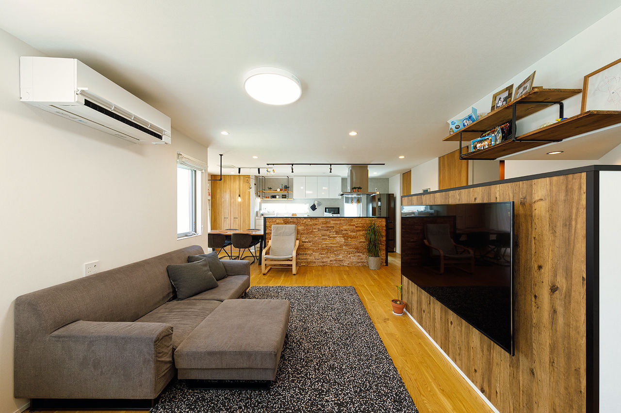 ビクトリーホーム 【2000万円台/充実収納/ウッドデッキ/土間玄関/間取り図】カフェ風のナチュラルな雰囲気×ガレージのある家の建築実例画像3